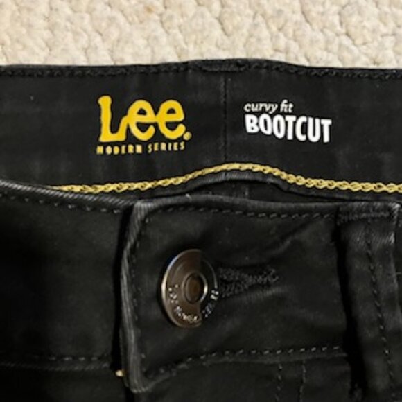 Lee bootcut black curvy fit jeans size 4 M - Picture 2 of 9